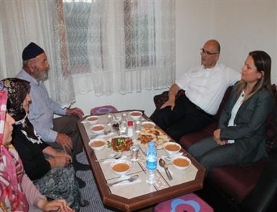 Kaymakamdan Çat Kapı İftar