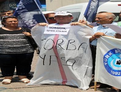 Memurlar Çuval Giyerek 'torba Yasa'yı Protesto Etti