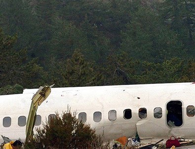 116 kişi taşıyan uçak çöle düştü