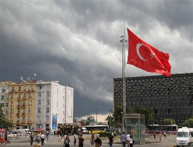 Sıcaktan Bunalan İstanbullular Yağmurla Serinledi