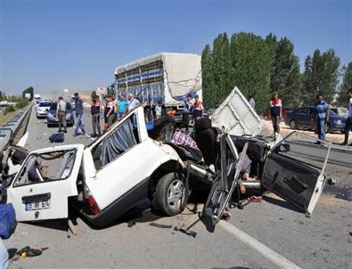 Yozgat’ta Meydana Gelen Trafik Kazasında Hayatını Kaybeden 5 Kişinin Kimlikleri Belirlendi