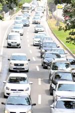 BAYRAM TRAFİĞİ - Bayram Trafiği Yalova'da Da Çileye Dönüştü