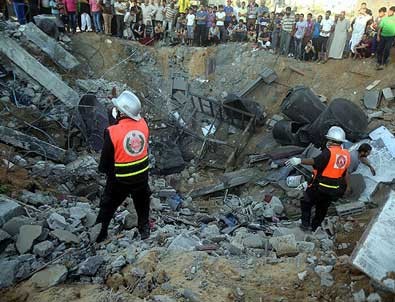 Gazze'de ölenlerin sayısı 900'e yükseldi