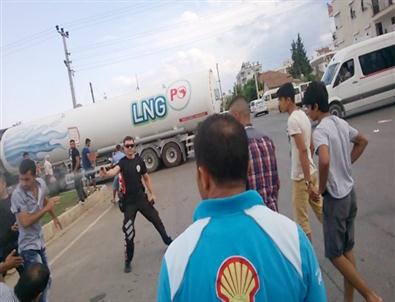 Polis, Mahalleliden Kendini Silah Çekerek Korudu