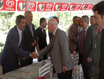 Vali Öztürk Adilcevaz’da Vatandaşlarla Bayramlaştı