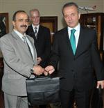 HAKAN YUSUF GÜNER - Afyonkarahisar Valiliği Birim Müdürlerine Tablet Pc Dağıttı