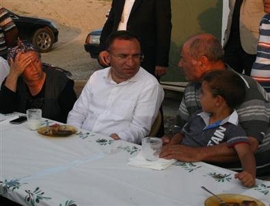 Adalet Bakanı Bozdağ, İşid Tarafından Kaçırılan Polisin Ailesini Ziyaret Etti