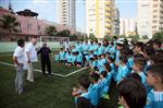 HOCALARIN HOCASI - Futbolun Duayenleri, Büyükşehir Futbol Okullarını Ziyaret Etti
