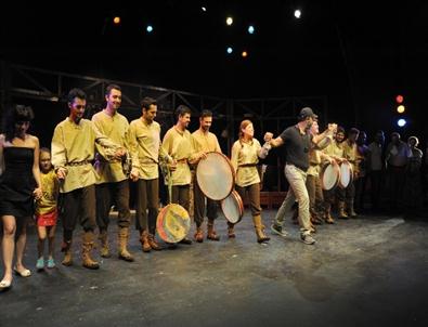 Abt İlk Prömiyerini Çocuk Oyunuyla Gerçekleştirdi