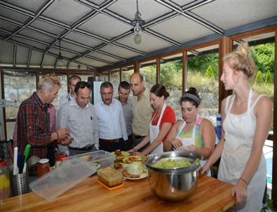 Başkan Üzülmez, Çiğ Beslenme Uzmanını Ziyaret Etti