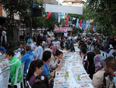 Binlerce Hamidiyeli İftarda Buluştu
