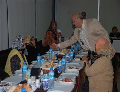 Vali Köşger Yaşlılarla Bir Araya Geldi