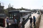 SERVİS OTOBÜSÜ - Otobüsler Birbirine Girdi Açıklaması