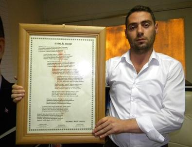 Ak Parti Uzunköprü Gençlik Kolları, İhsanoğlun’a İstiklal Marşı Gönderdi