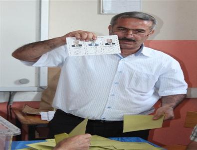 Elazığ'da Sandıklar Açılmaya Başladı