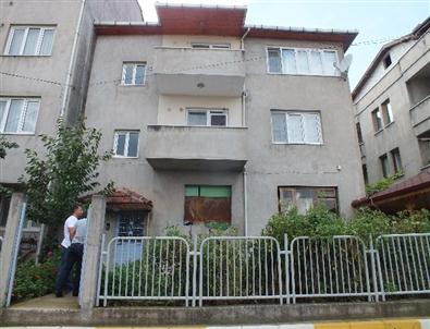 Kocasıyla Tartışan Kadın Balkondan Atladı