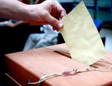 Zarflar karıştı, oy verme işlemi durdu