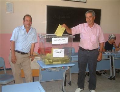 Burhaniyeliler 141 Sandıkta Oy Kullandı