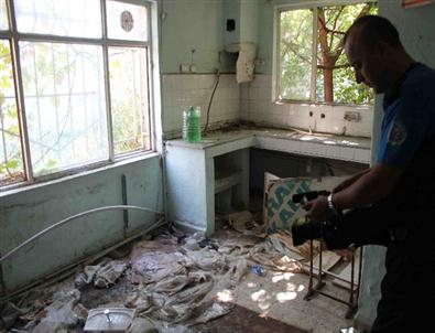 Bursa'da Uyuşturucu Bağımlılarının Mekanı Haline Gelen Metruk Binalar Yıkılıyor