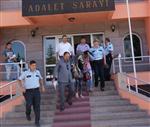SAHTE ALTIN - Kuyumcuya Sahte Altın Satınca Polise Yakalandılar