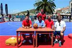 EVRENSELLIK - Foça'da Basketbol Şöleni Başladı
