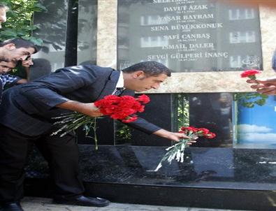 Gaziantep'te Bombalı Saldırıda Şehit Olanlar Anıldı