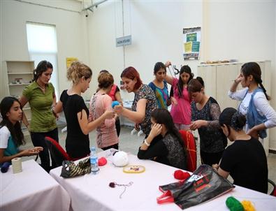 Diyarbakır’da Ezidi Kadınların Yaraları Sarılıyor