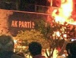 YANGıN YERI - AK Parti binası ateşe verildi