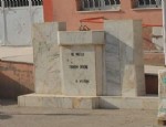 ATATÜRK BÜSTÜ - Siirt’te iki okulda Atatürk büstünü söktüler