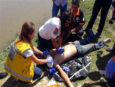 Suya Düşen Terliği Almak İsterken Canından Oldu