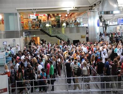 (özel Haber) Havalimanında ‘okul’ Yoğunluğu