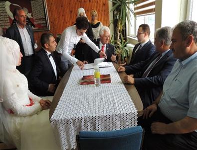 Ağrı Valisi Nikah Şahitliği Yaptı
