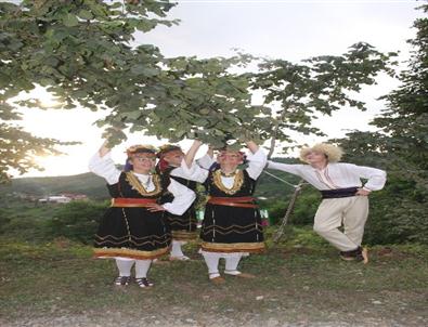 Önce Fındık Sonra Çay Topladılar