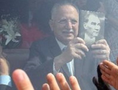 Ekmeleddin İhsanoğlu Mustafa Sarıgül'ü hatırlatıyor