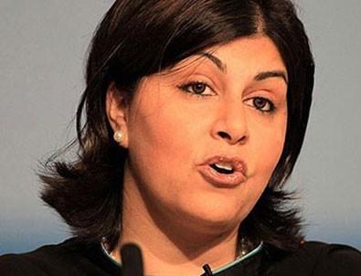 İngiltere'nin ilk kadın Müslüman bakanı istifa etti