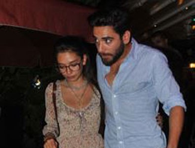 Kadir Doğulu ile Neslihan Atagül'ün gecesi kötü bitti