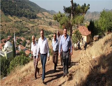 Bayındır'ın Doktor Başkanı Köy Köy Dert Dinliyor