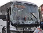 BELEDIYE OTOBÜSÜ - Belediye otobüsü servisle çarpıştı