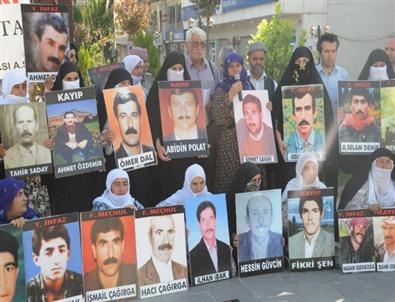 Cizre’de Kayıp Yakınlarının Oturma Eylemi Devam Ediyor