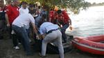 DALGIÇ POLİS - Meriç Nehrinde Kaybolan Gencin Cesedini Çay Bahçesinde Oturanlar Buldu