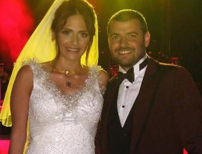 Sinem Öztürk, eşinden Ali Sunal için boşanıyormuş!