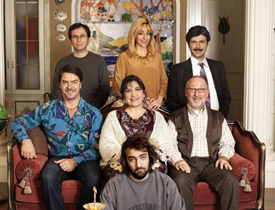 Sevilen oyuncu Yalan Dünya'dan ayrıldı