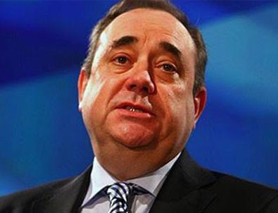 İskoçya Başbakanı Salmond istifa etti