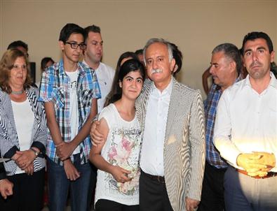 Bayraklı’da Duygulandıran Ödül Töreni