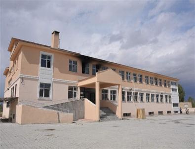 Van’da Okullara Molotoflu Saldırı