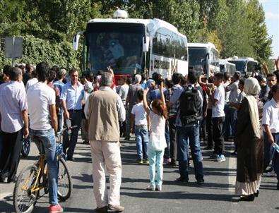 Diyarbakır’dan Suruç’a 4 Otobüs 1 Midibüs Hareket Etti