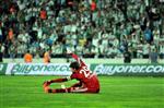 Bursaspor-beşiktaş Maçının Ardından Saha Karıştı