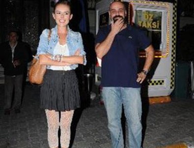 İpek Tanrıyar'ın aşk doktoru