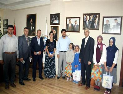 Derbentte Öğrencilerden Başkan Acar’a Ziyaret