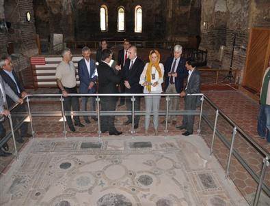 Gürcü Devlet Bakanı İznik’e Hayran Kaldı